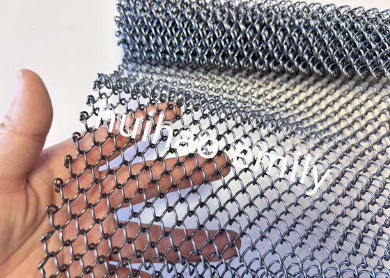 8x8mm Aperture อัลลูมิเนียมโลหะโค้ล Mesh เป็นพื้นที่แบ่งผ้าม่าน