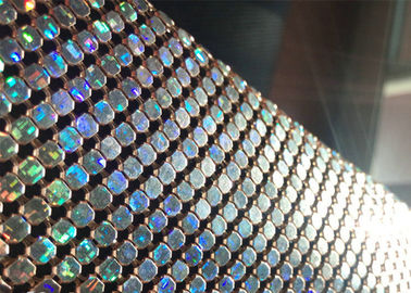 4 มม สีทอง อลูมิเนียม Sequin Mesh โลหะสําหรับตกแต่งโรงแรม