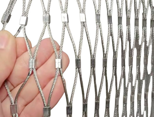 สถาปัตยกรรมยืดหยุ่น 2' X 2' SS304 สายใย Mesh สําหรับความปลอดภัย