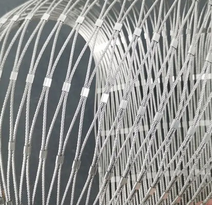 สถาปัตยกรรมยืดหยุ่น 2' X 2' SS304 สายใย Mesh สําหรับความปลอดภัย