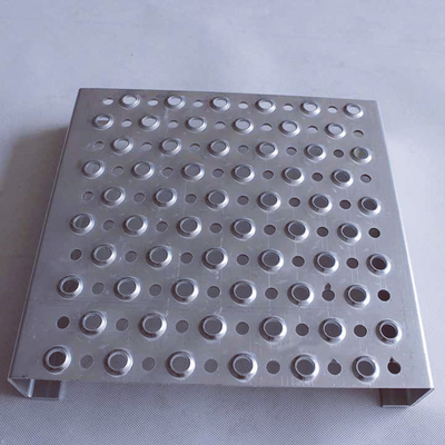 กระเบื้องกรอบความปลอดภัยกระเบื้องกระเบื้อง 182-356mm ความกว้างพื้นอุตสาหกรรม